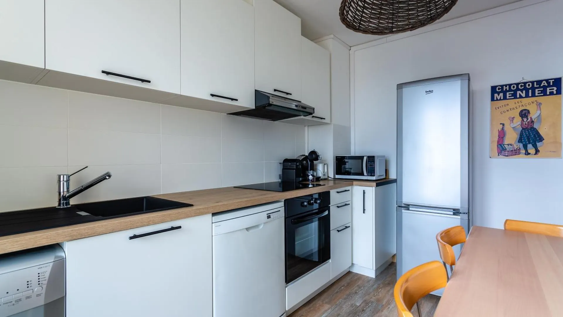 Appart Lumineux A Emplacement Ideal Refait A Neuf Oullins Lägenhet
